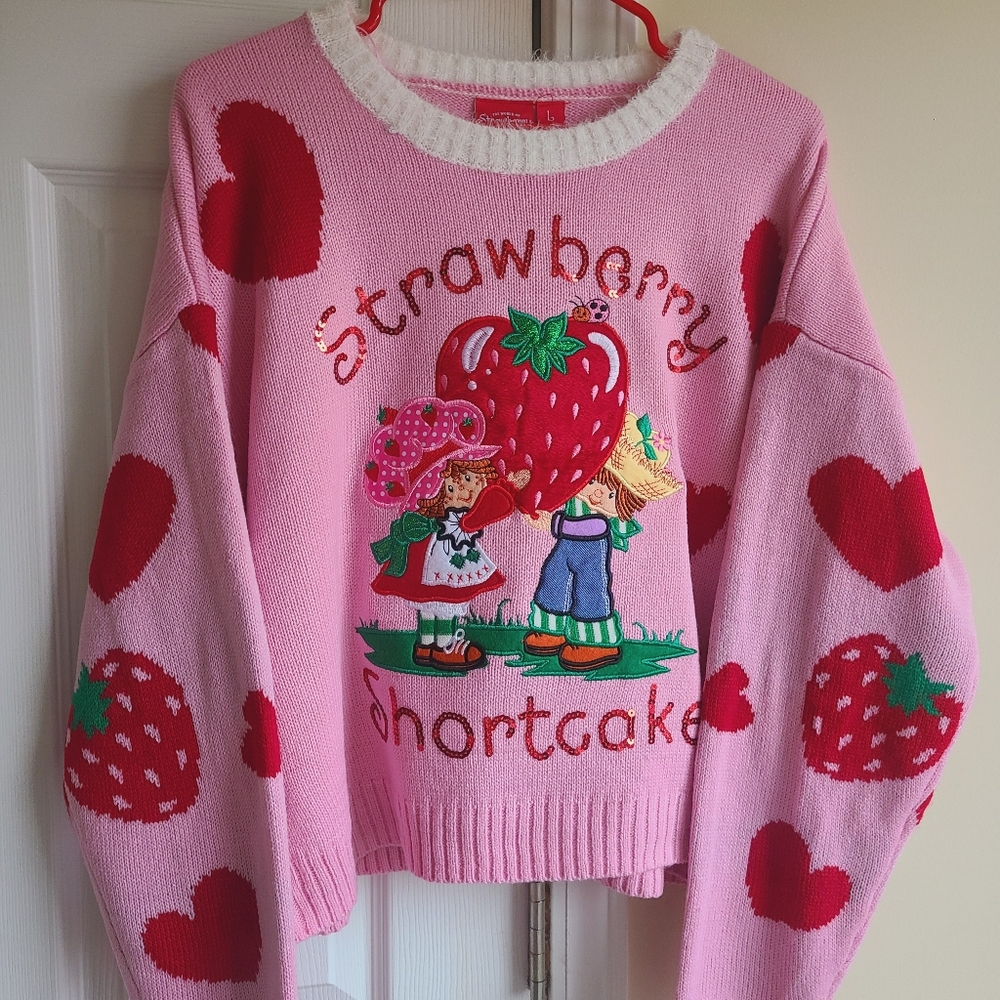 Strawberry Shortcake Sweater 🍓 - Picture 2 of 4
